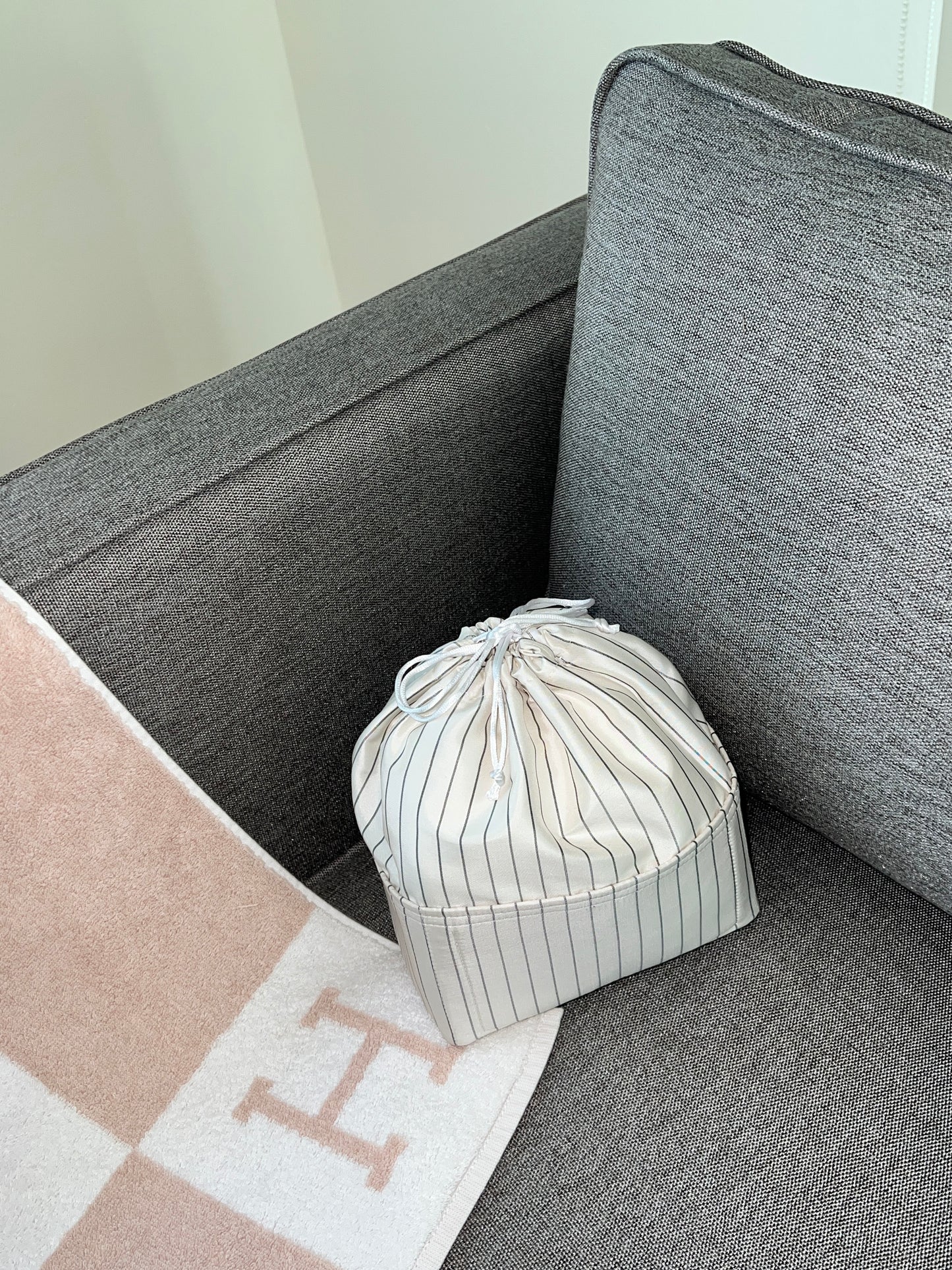 Merandi Luxury bag insert for PicotinMERANDI bag insert is the perfect blend of luxury and functionality. Crafted with Thai premium silk, this practical luxury bag organizer/insert keeps all your belongings organized in your beloved Hermès, Loro Piana, Th